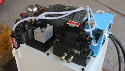 Χρησιμοποιείται για την κατασκευή και την κατασκευή οριζόντιων επιφανειακών μηχανών. 6