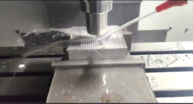 4 άξονας 3 άξονας κατακόρυφο κέντρο επεξεργασίας SV960L Μέγεθος τραπεζιού 1100*550mm κατακόρυφο κέντρο άλεσης 8