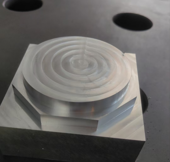 4 άξονας 3 άξονας κατακόρυφο κέντρο επεξεργασίας SV960L Μέγεθος τραπεζιού 1100*550mm κατακόρυφο κέντρο άλεσης 13