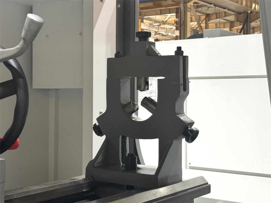 SMTCL Precision CNC Lathe CAK50186 CNC Lathe Machine Max Cutting Length 1860mm Flat Bed CNC Lathe Το μηχάνημα είναι εξοπλισμένο με μηχανές που λειτουργούν με τον ίδιο τρόπο.