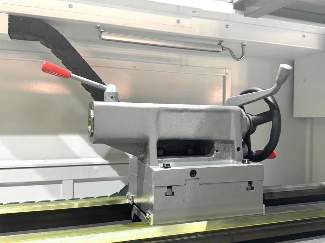 SMTCL Precision CNC Lathe CAK50186 CNC Lathe Machine Max Cutting Length 1860mm Flat Bed CNC Lathe Το μηχάνημα είναι εξοπλισμένο με μηχανές που λειτουργούν με τον ίδιο τρόπο.