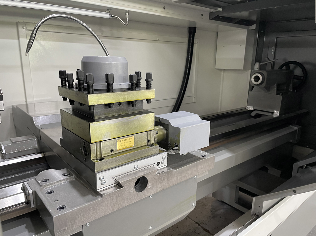 SMTCL Precision CNC Lathe CAK50186 CNC Lathe Machine Max Cutting Length 1860mm Flat Bed CNC Lathe Το μηχάνημα είναι εξοπλισμένο με μηχανές που λειτουργούν με τον ίδιο τρόπο.