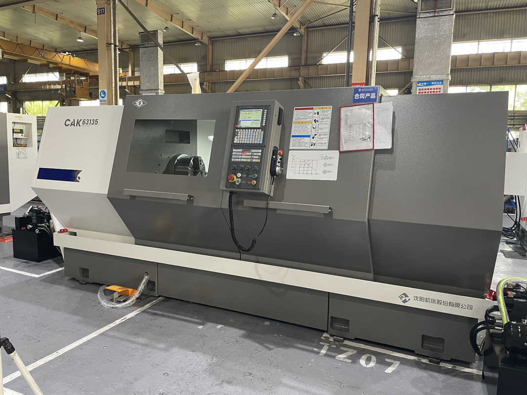 Εργαστήριο CNC CAK63135 οριζόντια επίπεδα κρεβάτι CNC