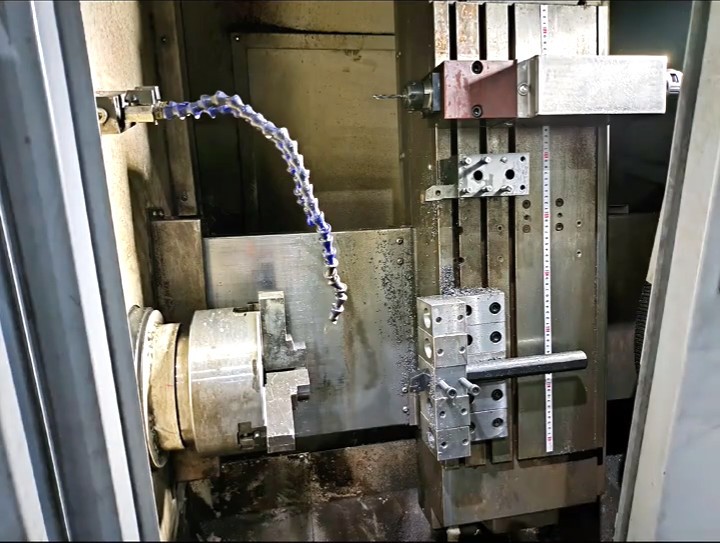 Εργαλεία συμμορίας Σκίτσες CNC CHK46 Αυτοματοποιημένη μηχανή συμμορίας με τροφοδότημα ράβδου