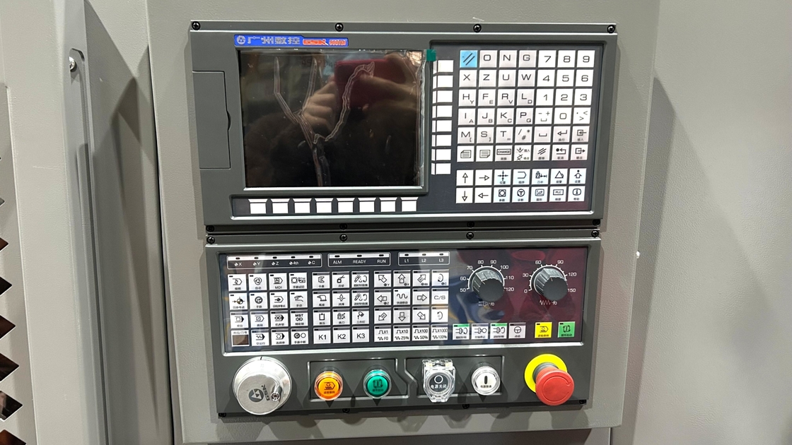 Εργαλεία συμμορίας Σκίτσες CNC CHK46 Αυτοματοποιημένη μηχανή συμμορίας με τροφοδότημα ράβδου