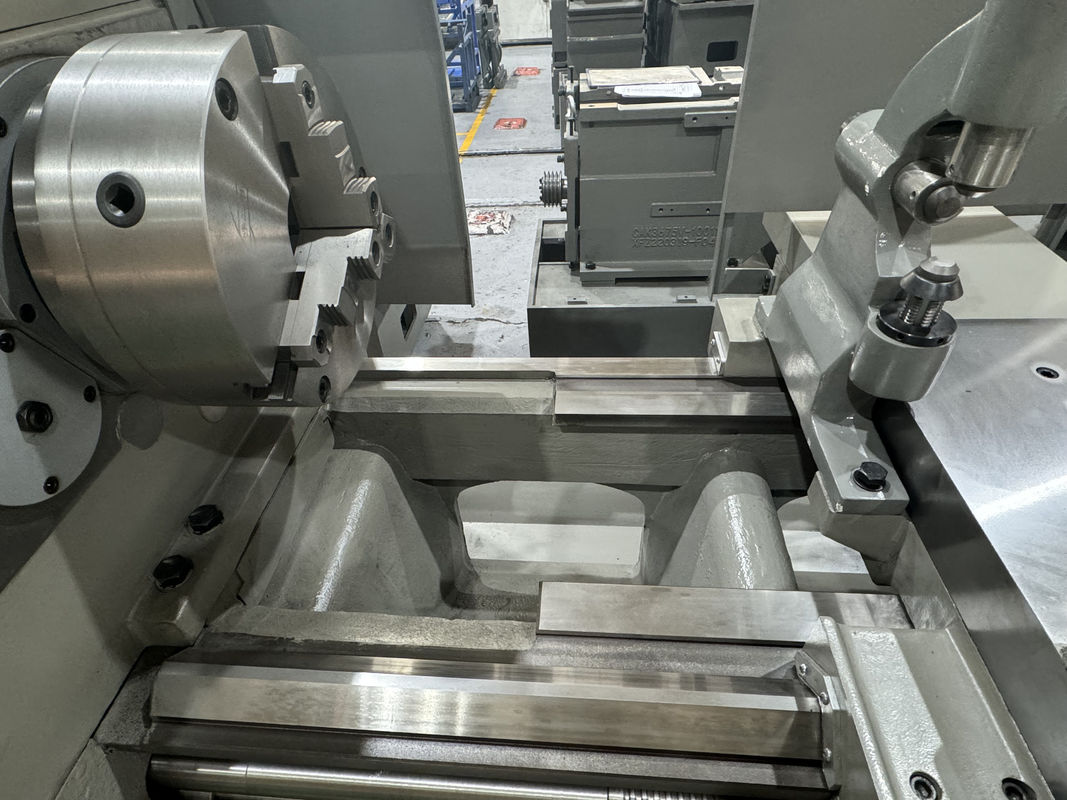 Οικουμενικός Στρογγυλομηχανής CW6180B Υψηλή ακαμψία 600mm πλάτος κρεβατιού βαρύ φορτίο κινητήρα Στρογγυλομηχανή