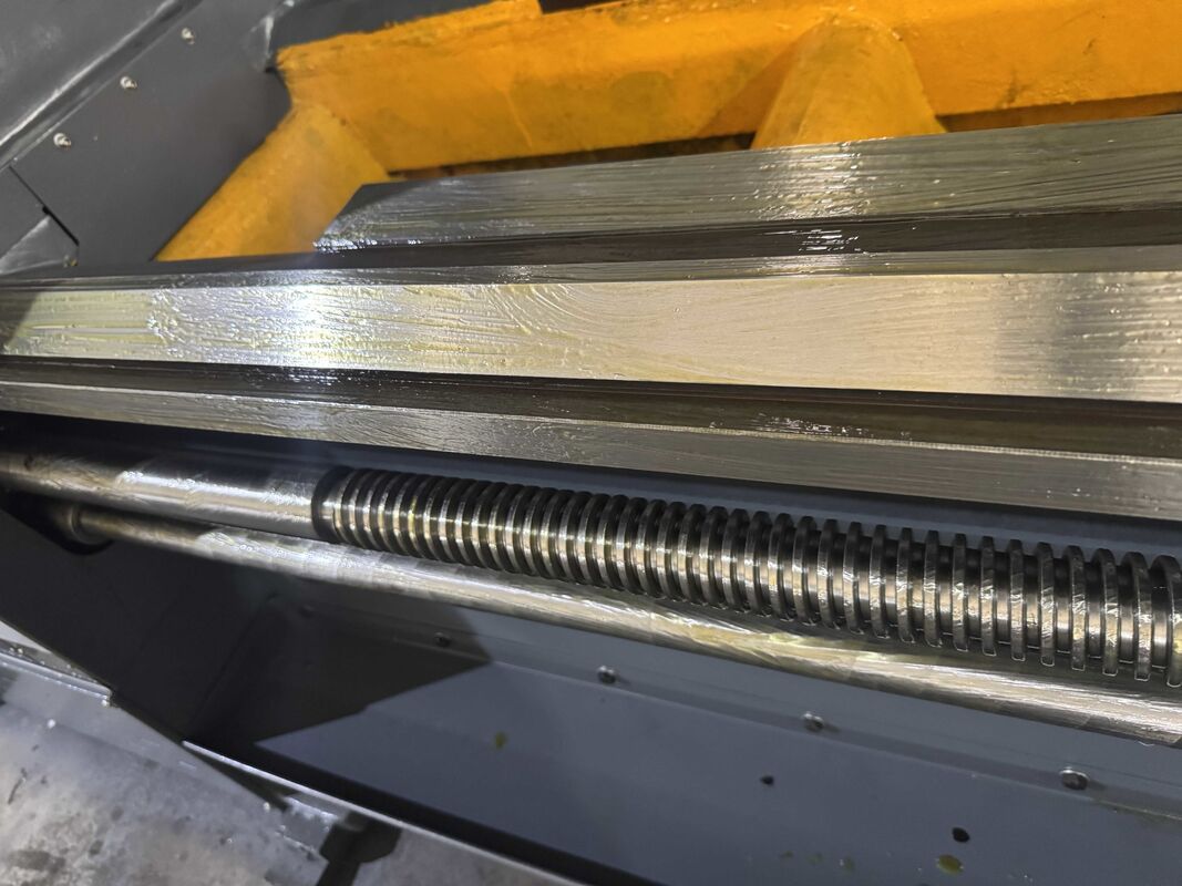 15μ βαρύ εργαστήριο CW61125 Μεγάλο τρυπάνι με σπινθήρα 130mm Ισχυρό οριζόντιο εργαστήριο