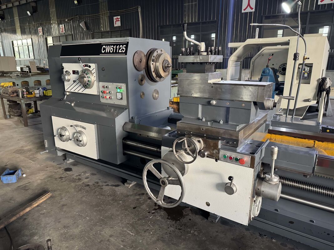 15μ βαρύ εργαστήριο CW61125 Μεγάλο τρυπάνι με σπινθήρα 130mm Ισχυρό οριζόντιο εργαστήριο