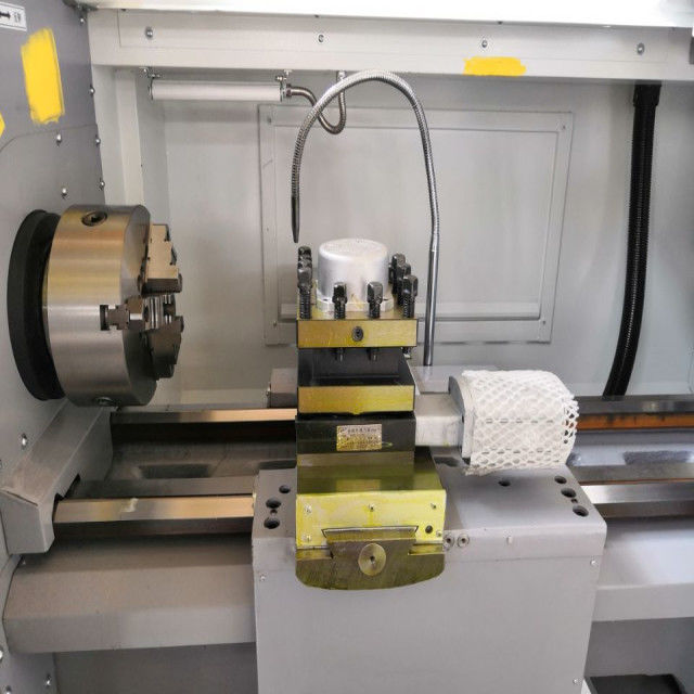 Μηχανή στροφής CNC CAK6385 Σερβοκινητήρας 4 σταθμών Πύργος μεταλλικού στροφείου CNC