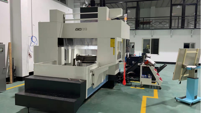 GD1313 CNC τύπων ατσάλινων σκελετών τρυπώντας με τρυπάνι έντυπο BT50 κεντρικών εργαλείων κατεργασίας άλεσης